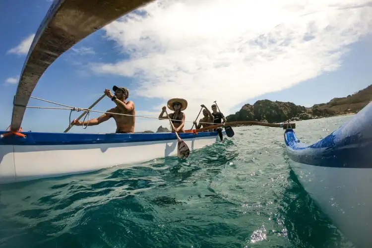 Passeio de Canoa Havaiana.